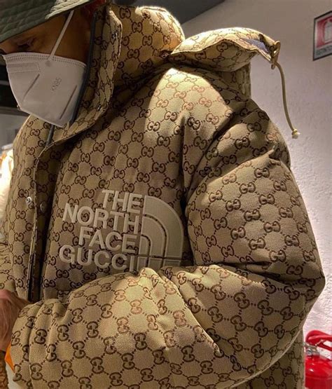 doudoune north face gucci|More.